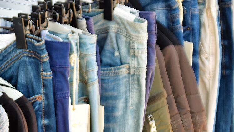 Bekleidungsgeschäft, Shop, Boutique, Modekette, Damenmode, Modekette, Textilkette