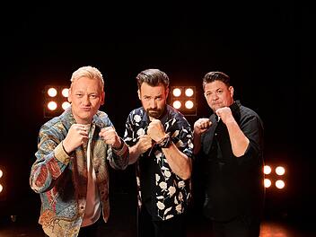 Neue Folgen von "Drei gegen Einen - Die Show der Champions" starten auf RTL. Neu im Team: Jan Köppen (Mitte).