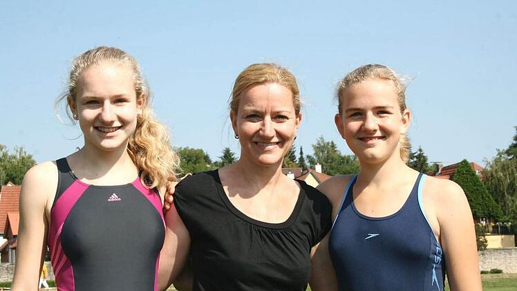 Die Familie Hölzel aus Kitzingen machte bereits zum vierten Mal beim Triathlon der Wasserwacht in Sulzfeld mit.