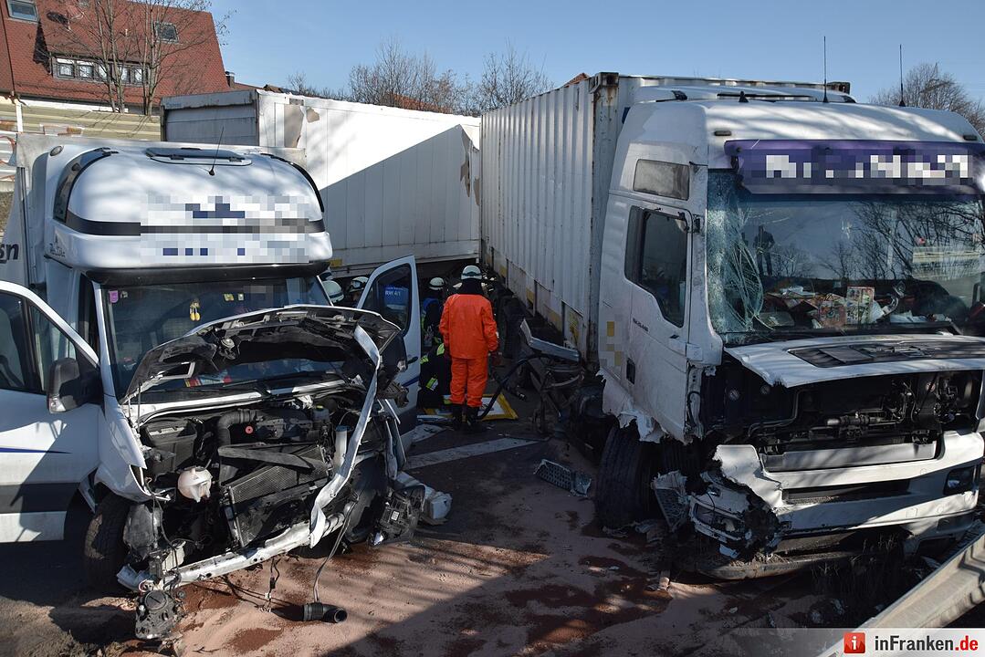 Lkw-Unfall legt Südwesttangente lahm