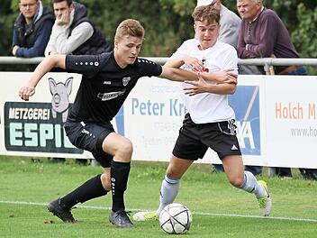 Duell zwischen dem Steinbacher Lukas Hetterich (rechts) und dem Sander Sebastian Albert Foto: Ralf Naumann
