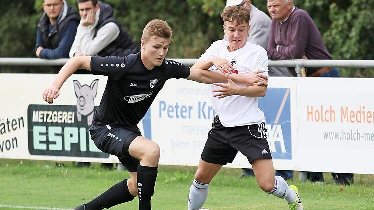 Duell zwischen dem Steinbacher Lukas Hetterich (rechts) und dem Sander Sebastian Albert Foto: Ralf Naumann