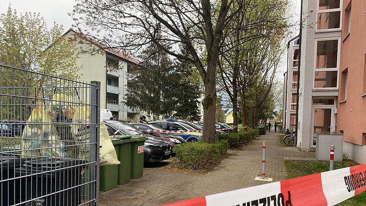 Polizei geht von Gewaltverbrechen aus: Frau tot in Wohnung gefunden