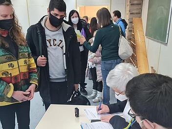 Im ehemaligen BBZ wurden die ankommenden Flüchtlinge auf Corona getestet, registriert und in die Obhut ihrer Gastfamilien übergeben.