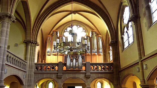 Der Lichtenfelser Orgelsommer findet in der Martin-Luther-Kirche statt. Das n&auml;chste Konzert ist am Mittwoch, 19. September, mit Goldberg-Variationen von Bach geplant. Foto: Andreas Welz