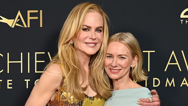 Hätten Sie es gewusst? Naomi Watts (links) und Nicole Kidman umarmen sich nicht (nur) für die Fotografen, sondern sind tatsächlich seit ihrer Jugend miteinander befreundet.