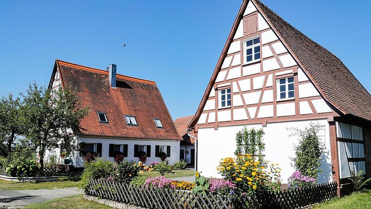 Fachwerk trifft Blumenpracht: Idyllisch geht es zu in Mittelfranken.