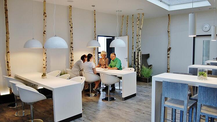 Topmodern ist der neue Sozialraum im Obergeschoss des Rehabilitations- und Arbeitswerkgebäudes. Foto: Sigismund von Dobschütz