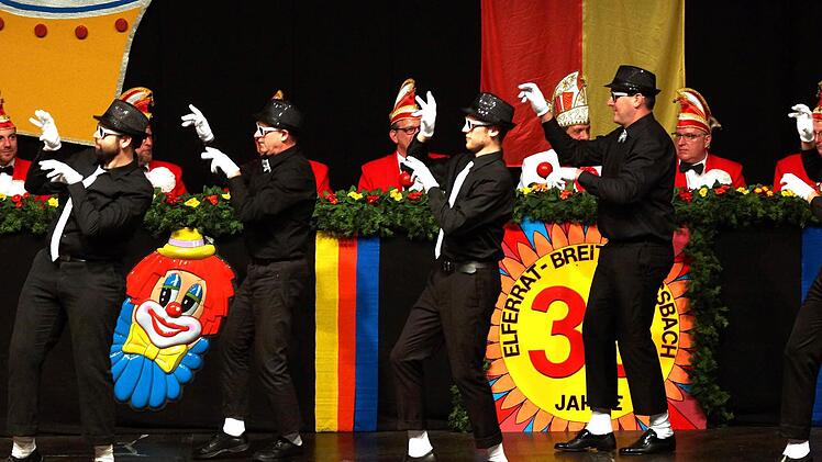 Mit dabei war auch das Zückshuter Männerballett.  Foto: Johannes Michel