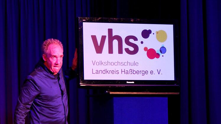 Dobs Brugal mit "Video Art Performance"