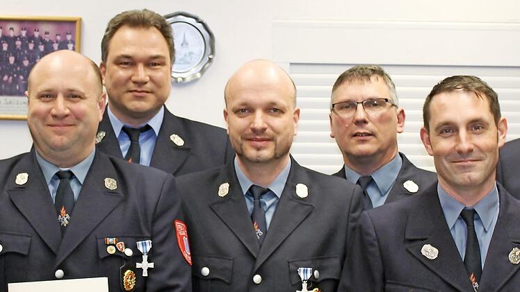 Von links: Christian K&ouml;hler, Joachim Schilling, Thomas Uzelino, Erster Kommandant Dietmar Einwich, Johannes Linsner