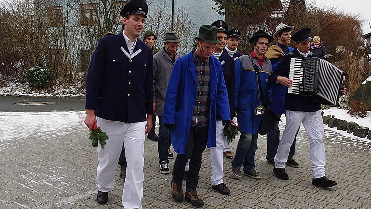 Am Samstag trieben in Neufang wieder die "Pfeffera" ihr Unwesen.