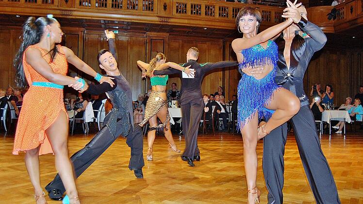Ein Ereignis ersten Ranges war das Tanzturnier im Regentenbau. Foto: Sigismund von Dobschütz