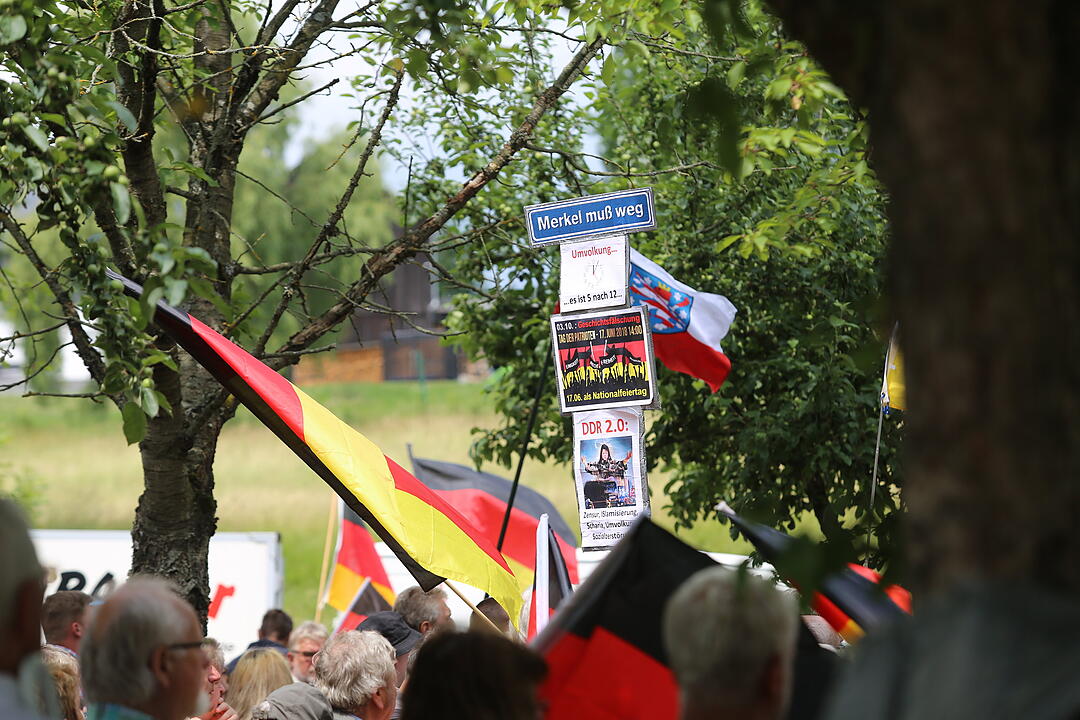 Höcke demonstriert in Mödlareuth im Landkreis Hof