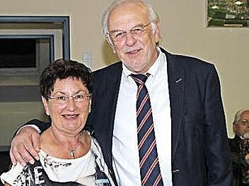 Erika Schneider wurde von Bürgermeister Edgar Büttner für ihre Arbeit und Organisation gelobt.  Foto: Carmen Schwind