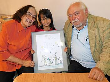Ruhangiz Hosseini versteht sich prima mit "Oma" Hedi und "Opa" Manfred Ströhlein. Foto: Horst Wunner