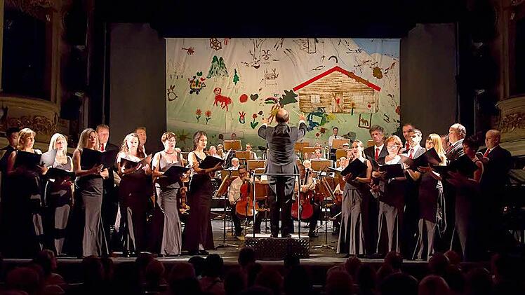 Auch der Choor des Landestheaters trug zum Gelingen des Gala-Abends bei.