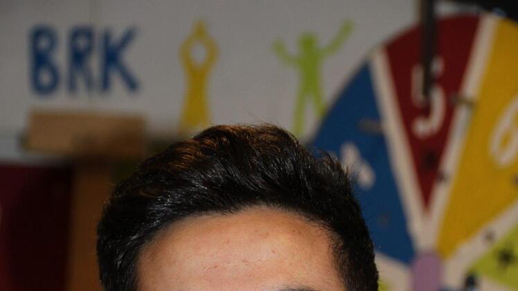 Mohamed Alsulaiman aus Syrien kommt seit der Eröffnung des neuen Jugendraums vor gut einem Jahr regelmäßig vorbei. Foto. Ulrike Müller