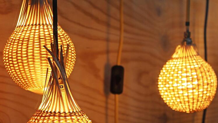 Fein und in ansprechendem Design. 24 unterschiedliche Lampen sorgen bei Tag und Nacht dafür, ein Handwerk ins rechte Licht zu setzen.