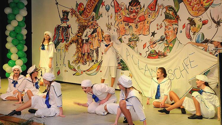 Der Schautanz der Junioren stand unter dem Motto "Matrosen auf der Heimreise".  Foto: Karl Heinz Wirth