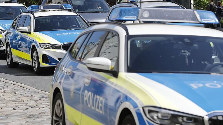 Bamberg: Mann mit Messer löst Polizeieinsatz aus - zahlreiche Einheiten alarmiert
