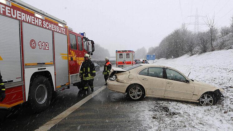 Die Feuerwehr rückte aus, da beim Notruf eingeklemmte Personen gemeldet worden waren. Foto: News5/Herse