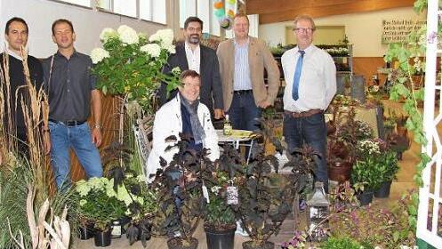 Er&ouml;ffnung der Kleingartenmesse in Gestungshausen mit (von links) Barbara Lauterbach, Pfarrer Dominik Bohne, Michael Knauer, MdL Michael Busch, Christian Gunsenheimer, Michael Keilich und Reiner Kestel