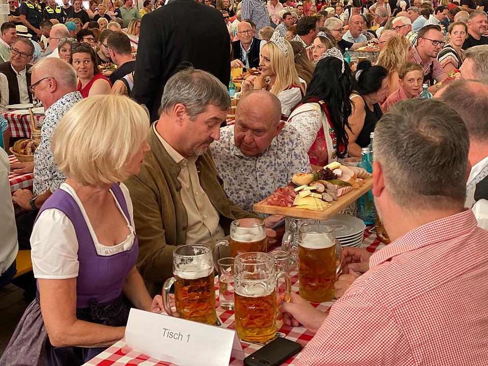 Nürnberger Herbstvolksfest 2024 eröffnet - die schönsten Bilder