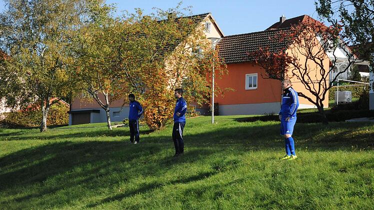 Münnerstädter haben in Großwenkheim den Beobachtungspfosten bezogen. Foto: Hopf