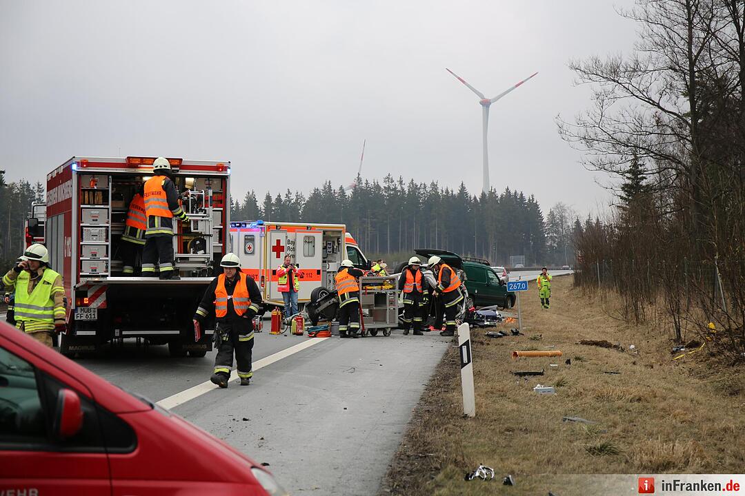 Fahrer stirbt bei Überschlag auf der A9