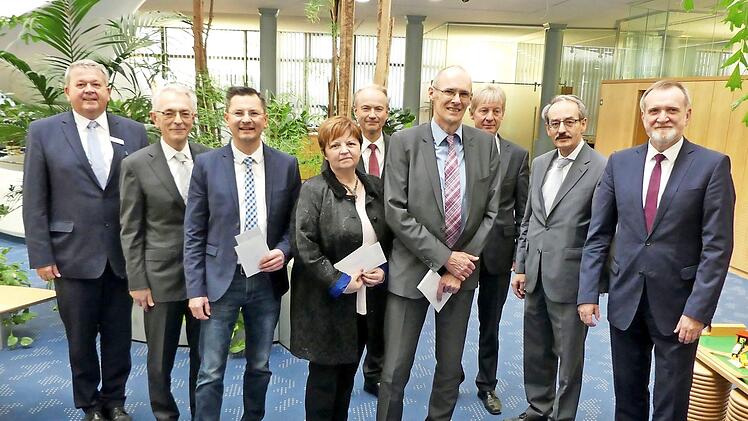 Der Kreisverband Kulmbach-Kronach der Genossenschaftsbanken unterstützt die örtlichen Gymnasien.  Foto: Dieter Hübner