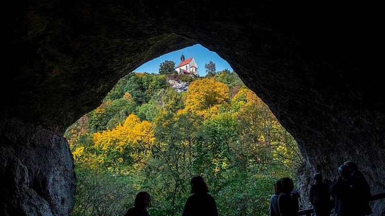 Neubeschilderung der Höhlen in Oberfranken