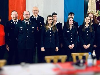 Unser Foto zeigt (von links) Oberbürgermeister Dirk Vogel, Karin Renner (seit 25 Jahren Mitglied), 2. Vorsitzenden Alexander Stöcker, Vorsitzenden Christian Tews, Roland Zwirlein, der für 50-jährige (aktive) Mitgliedschaft ausgezeichnet wurde, Sel...