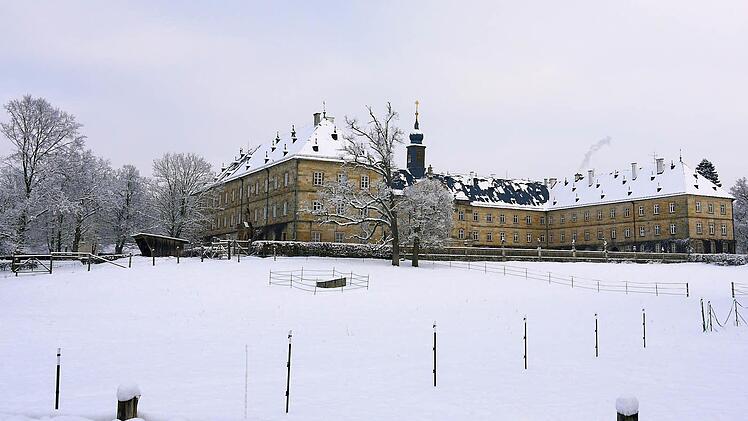 Winter-Wonderland: Schloss Tambach bei Coburg. Foto: Berthold Köhler