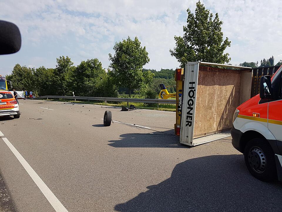 Ansbach: Fünfköpfige Familie bei Unfall verletzt