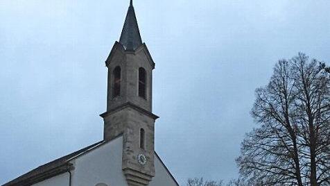Hei&szlig; her ging es bei Schmied Thorsten Frick, der sein Handwerk auch Kindern n&auml;herbringt.  Foto: Susanne B&ouml;hm