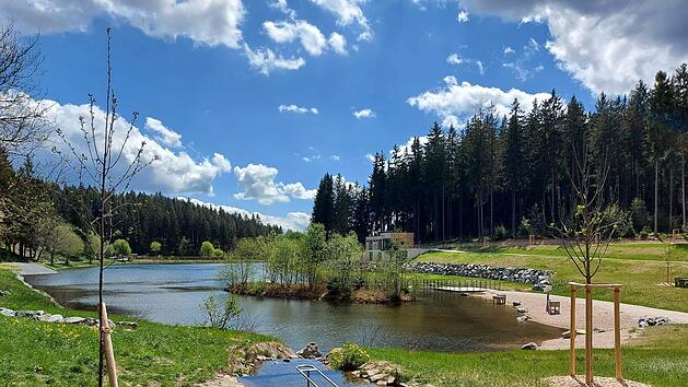 &Ouml;lschnitzsee: Dieses Ausflugsziel in Franken ist perfekt im Fr&uuml;hling