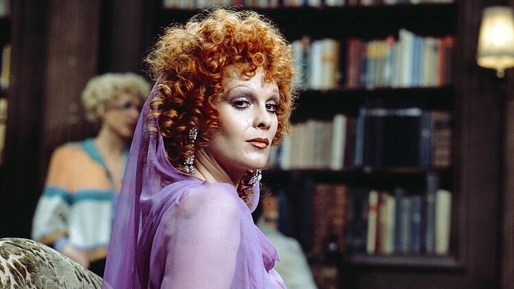 Ende der 1978er-Jahre sorgte Elisabeth Volkmann auch mit der ARD-Serie "Zwei himmlische T&ouml;chter" f&uuml;r Aufsehen.