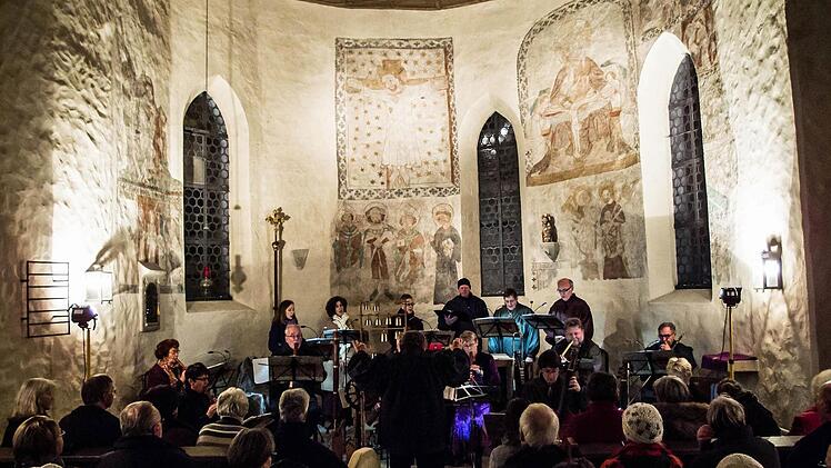 Der Melchior-Franck-Kreis konzertierte in der St.-Nikolaus-Kapelle am Coburger Rosengarten. Foto: Jochen Berger