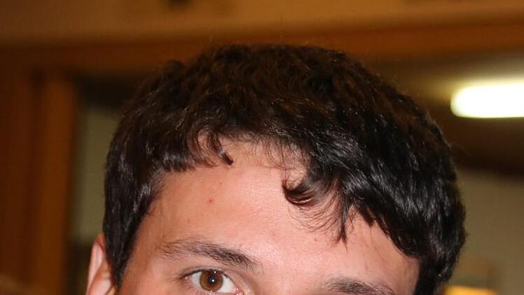 Sein Wahlrecht hat der Steinacher Christopher Freibott bislang jedes Mal ausgenutzt. Wählen gehen will er auch am 24. September, aber nicht "die Einheitspartei aus CSU, SPD, FDP und Grünen", denn: "Die haben ja schon bewiesen, dass sie es nicht können." Freibott bezeichnet alle sieben Direktkandidaten als "verlogen". Deshalb habe er sich schon entschieden, seine Zweitstimme einer Partei zu geben, die keinen Direktkandidaten im Wahlkreis aufgestellt hat. Welche genau, verrät er nicht, nur so v...