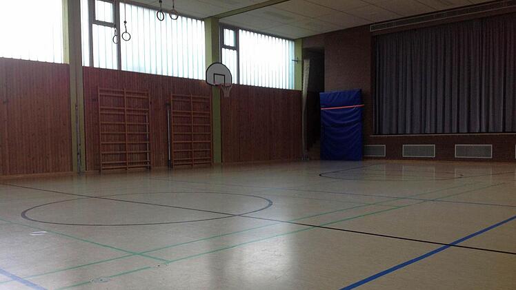 Wird nach dem Willen der Stadt ab Dezember täglich gereinigt: die Turnhalle der Grundschule in Burk. Foto: Nikolas Pelke