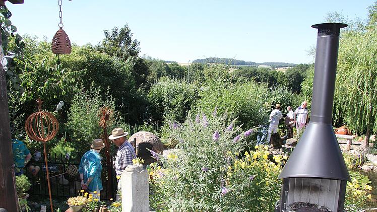 Grill im Garten von Michael und Wilfried Mauer Foto: Alexandra Kemnitzer