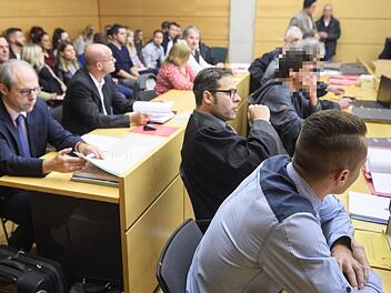 Vier junge M&auml;nner mussten sich in W&uuml;rzburg vor Gericht verantworten.  Foto: Daniel Peter