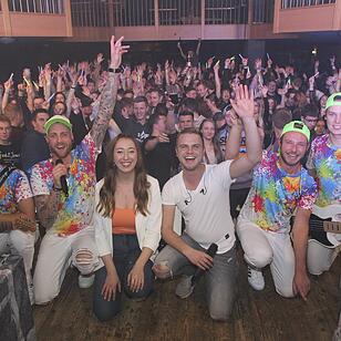 Die Partyband "Power" heizte ordentlich ein.