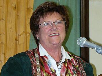 Die neue Schützenkönigin der Königlich Privilegierten Schützengesellschaft Stadtsteinach ist Gabriele Schübel. Fotos: Klaus-Peter Wulf