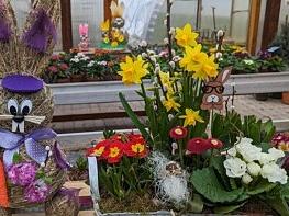 Blumengestecke der Gärtnerei Degen in Neuenmarkt.