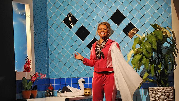 Turbulenter Theater-Spaß: Szene aus "Bin nebenan" von Ingrid Lausund in der Coburger ReithalleFoto: Andrea Kremper