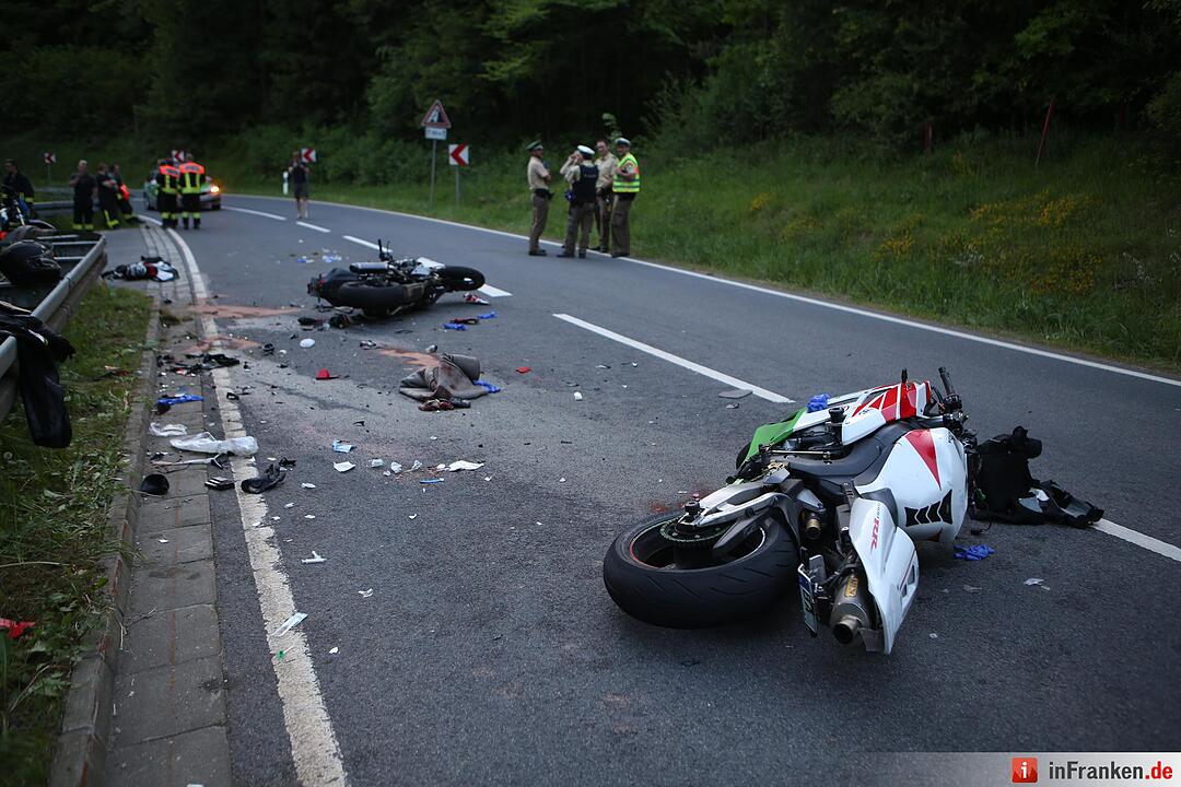 Motorräder prallen am Würgauer Berg frontal zusammen – zwei Schwerverletzte