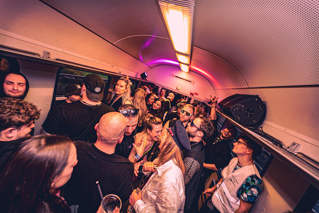 Die beste Party im Zug!