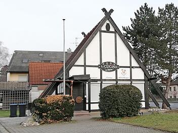 Früher Dienstort für Bankangestellte, heute kocht hier ein Caterer-Ehepaar für Kinder: das Raibagebäude in Dormitz.